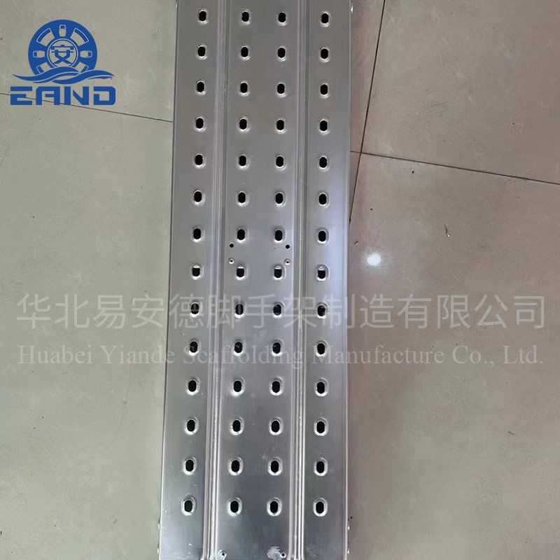 Ringlock scaffolding component connection